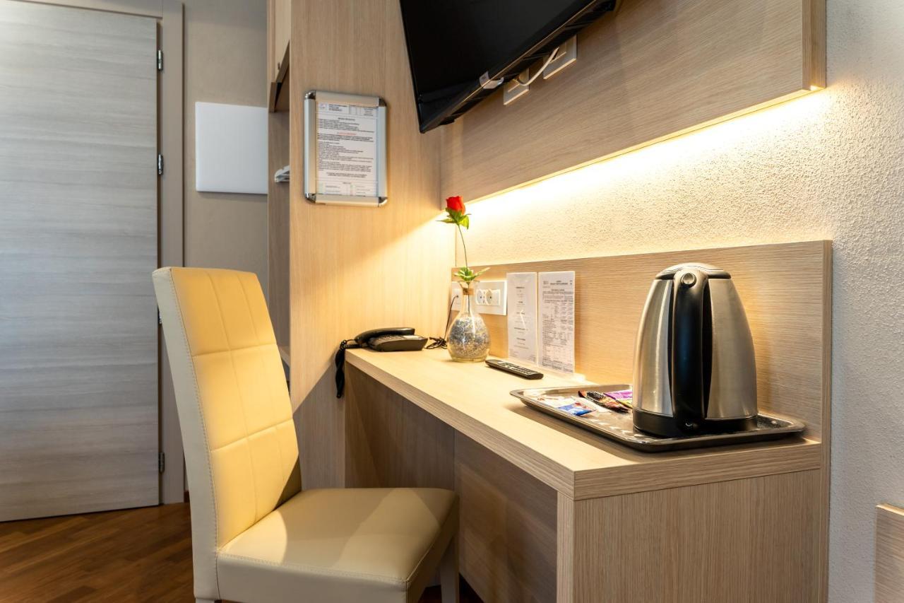 Hotel Victoria Cuneo Ngoại thất bức ảnh