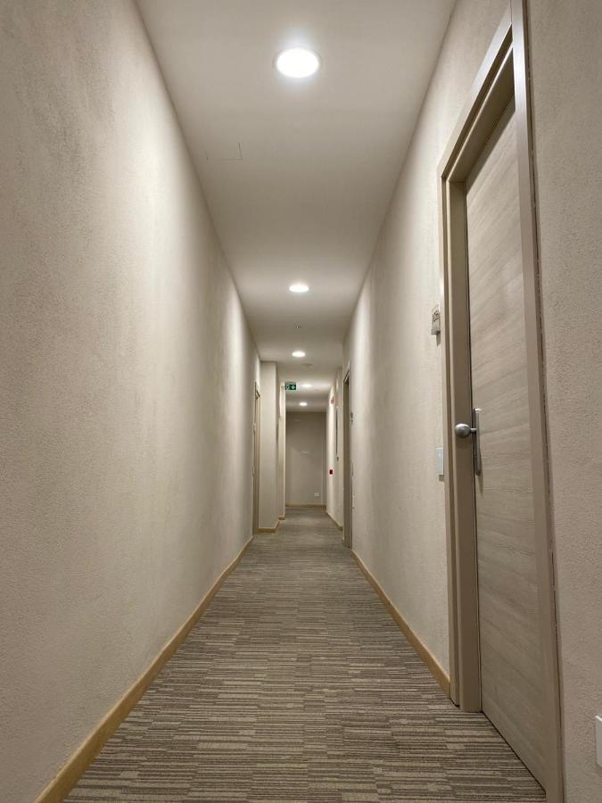 Hotel Victoria Cuneo Ngoại thất bức ảnh